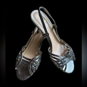 Flirty Kate Spade sexy silver leather mid heel sandal- dress up or down! Sz 7m